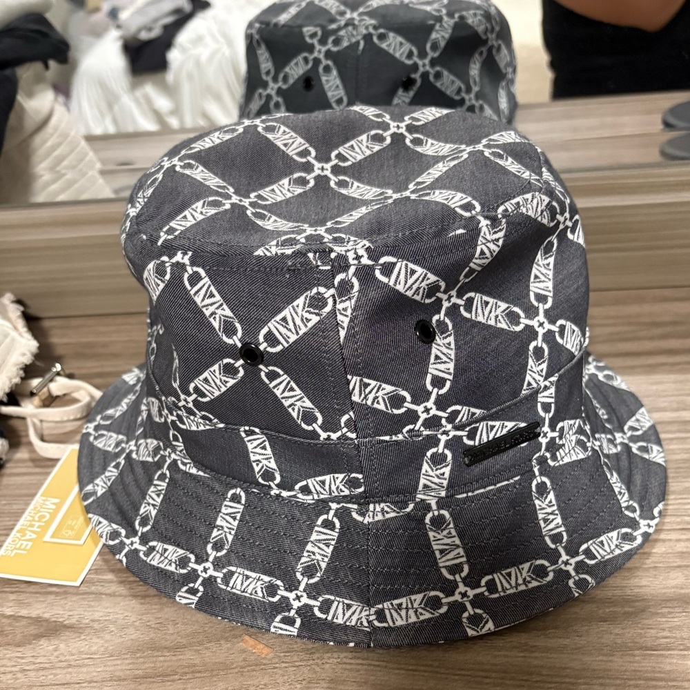 Michael Kors bucket hat